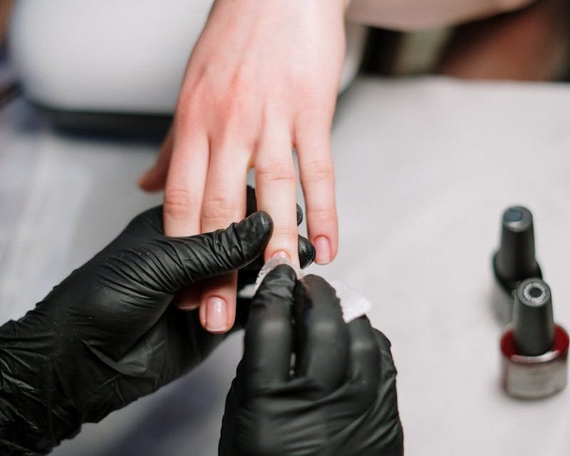 Verwen Jezelf met een Luxe Manicure in Rotterdam Zuid voor Perfecte Handen